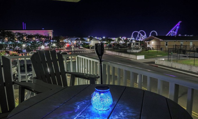 Ocean City Condo | End Unit Condo at the Inlet, 2 Blocks to the Boardwalk