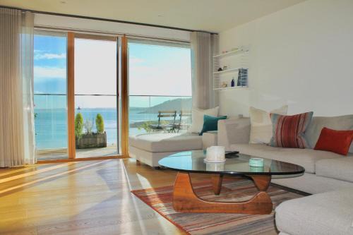 Maenporth Apartment | Endcliffe