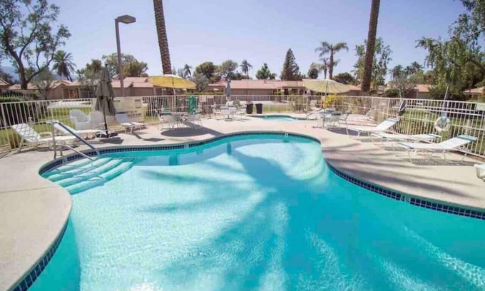 Indio Condo | Endearing 2bdrm Condo w/Pool & near Coachella