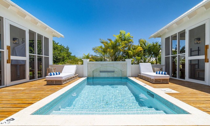 San Pedro Cottage | Endless Summer at Mahogany Bay - Unit B
