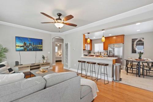 Ocean Beach House | Endless Summer Beach Retreat- In The Heart of OB