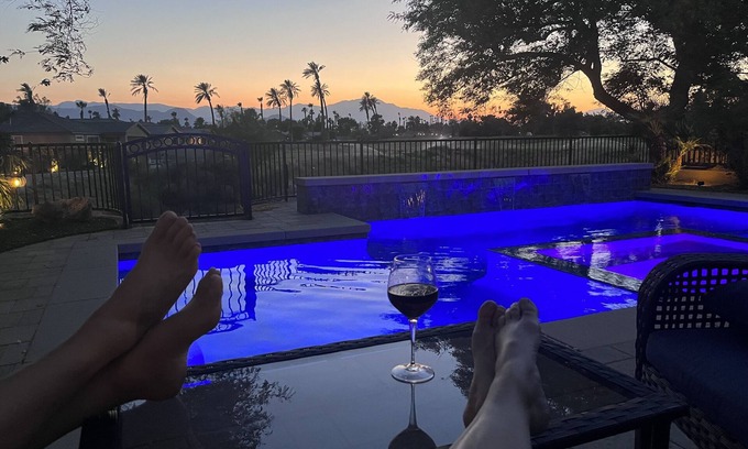 Indio House | Endless Sunset retreat with golf views; walk to Coachella