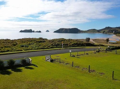 Opito Bay House | Endless Views - Opito Bay Holiday House