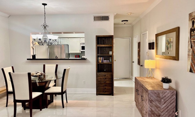 Briarforest House | Energy Corridor - long term rental. Utilities included!