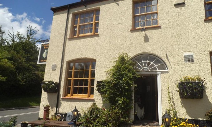 Postcombe Hotel | Englands Rose