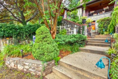 Lake Junaluska House | English Roses