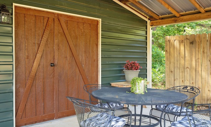 Oakland Apartment | Enid Lake's studio in Plum Point, .5 mile from boat ramp