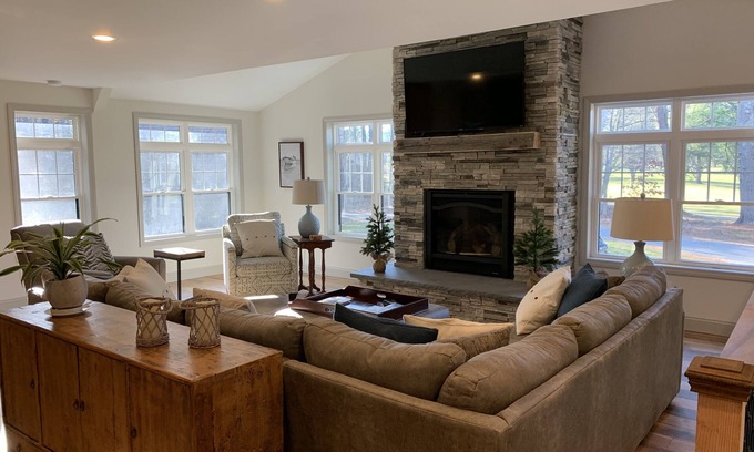 Center Ossipee House | Enjoy 4 Seasons at Ossipee Lake, King Pine & other NH Ski Resorts