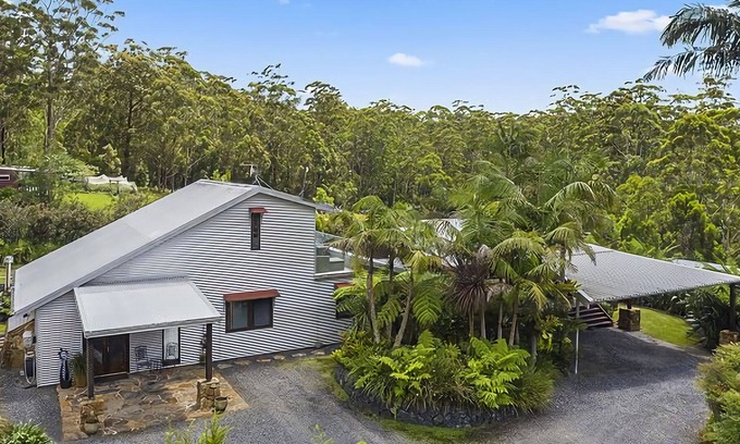 Lowanna House | Enjoy a 5-star experience in the Australian bushland, Ideal for group retreats