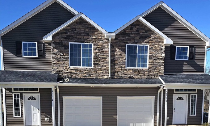 Harrisburg House | Enjoy a convenient 3BR House near Charlotte Motor Speedway, UNCC, & Charlotte.