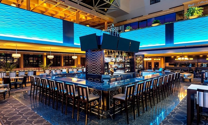 Central Business District House | Enjoy a Hassle-Free and Suiting Stay! Outdoor Swimming Pool, Parking!