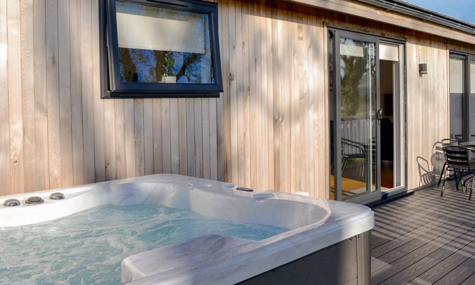 Newton Stewart Cottage | Enjoy a rural Scottish retreat in this charming detached lodge, with its stunning views and spacious