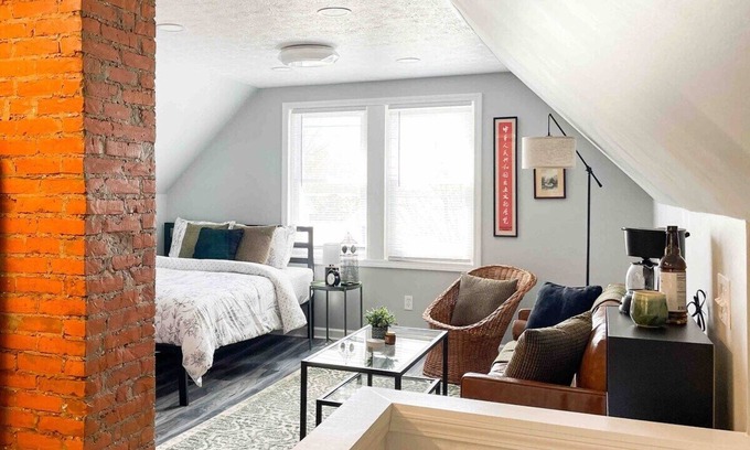 Cleveland Apartment | Enjoy a stylish experience at this centrally-located studio (third floor of a triplex)