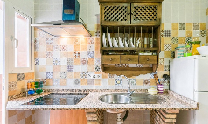 Spain House | Enjoy a sunny vacation in this Andalusian vacation home in El Centenillo.