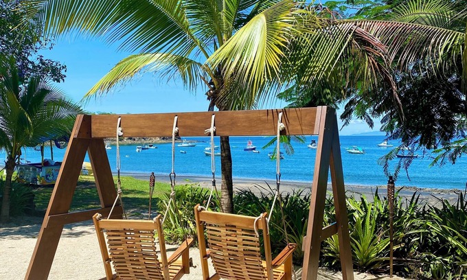 El Ocotal Condo | Enjoy a tropical getaway in this modern one-bedroom, two-bathroom condo near Ocotal Beach
