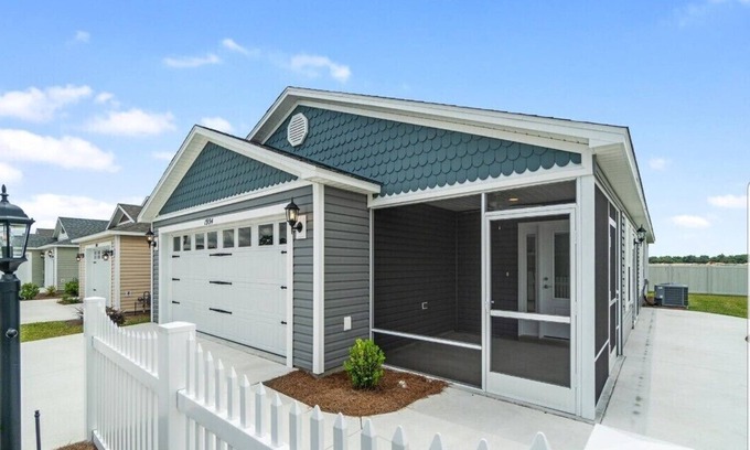 Wildwood House | Enjoy all Florida and The Villages has to offer in your stunning patio villa!