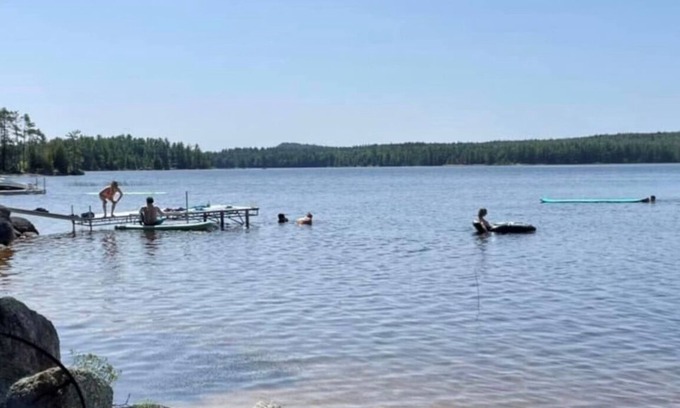 Beddington House | Enjoy all seasons on Pleasant River Lake