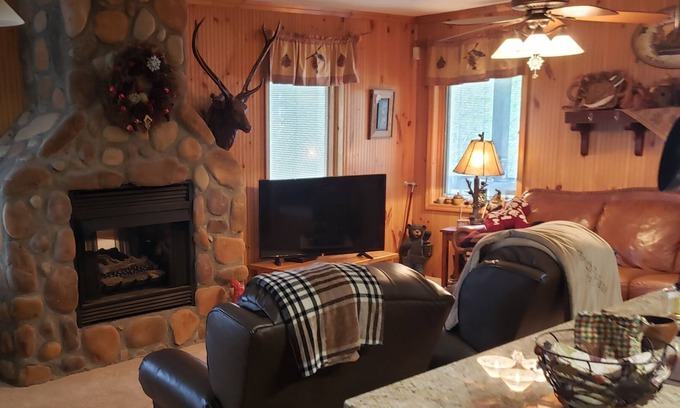 Maggie Valley Cabin | Enjoy beautiful mountain views from the porch
