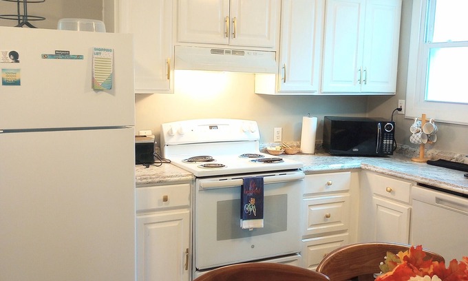 Pittsfield House | Enjoy Big City Vibes at City Place in the heart of the Berkshires!