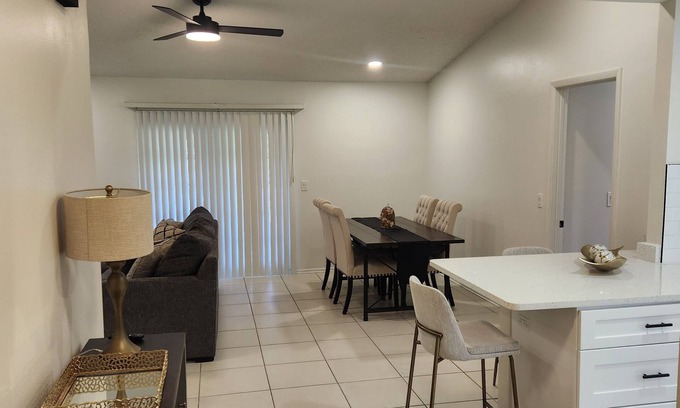 Lockhart House | Enjoy charming 3-bedroom, 2 bath Lake House in a quiet and safe area.