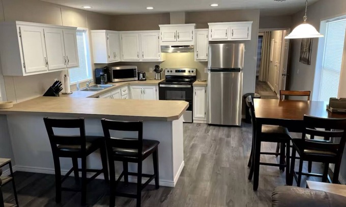Fort Smith House | Enjoy Comfort & Convenience While Exploring the Bighorn River & Lake!