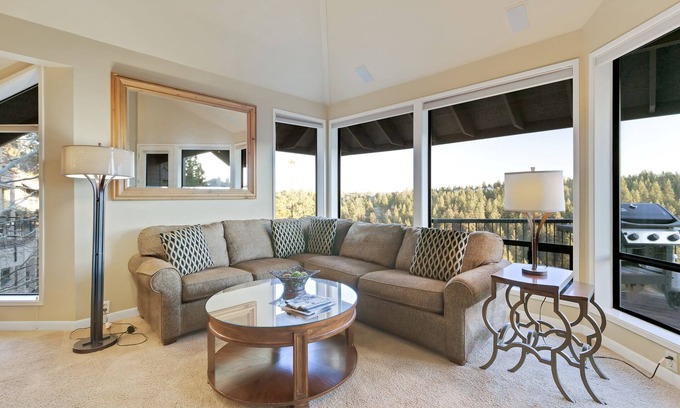 Century West Condo | Enjoy Deschutes River Views from Beautiful 3-Bedroom Mt. Bachelor Village Condo!