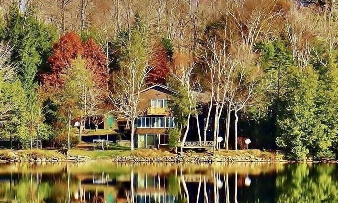 Abbot House | Enjoy Direct snowmobile access and ice fishing on Piper Pond. Maines #1 town
