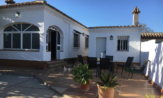 Chiclana de la Frontera Villa | Enjoy the home just like me.
