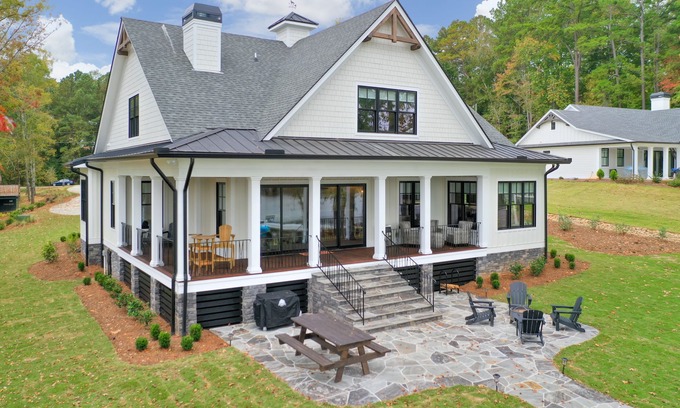 Lake Oconee House | Enjoy Fall At The Lake! Crisp Air, Cozy Fires, Changing Leaves, and FOOTBALL!