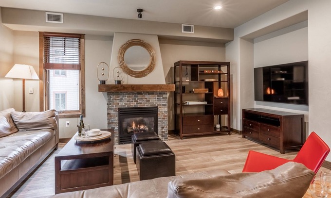 Woodwinds House | Enjoy Fall in Mammoth Lakes! Townhome with 2 Private Decks, Hot Tub, Fireplace a