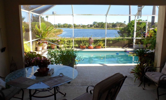 Hobe Sound House | Enjoy Golf and Tennis in a Pet friendly home in gated Lost Lake Village
