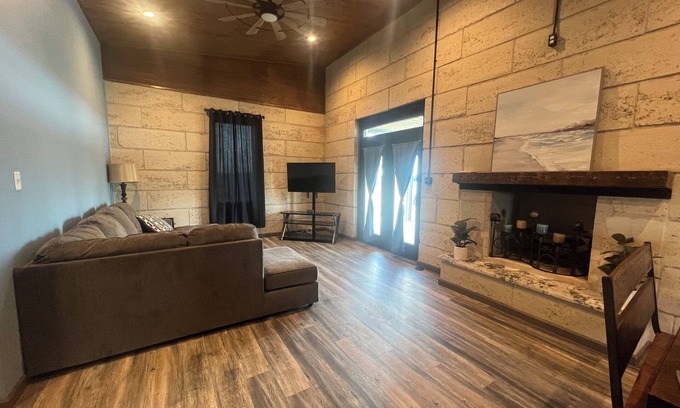 Fluvanna House | Enjoy Lake Alan Henry in Justiceburg TX in our Fully furnished House