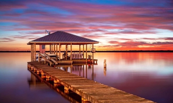 Lake Placid House | Enjoy lakefront sunsets on Highlands County's premier recreational Lake June
