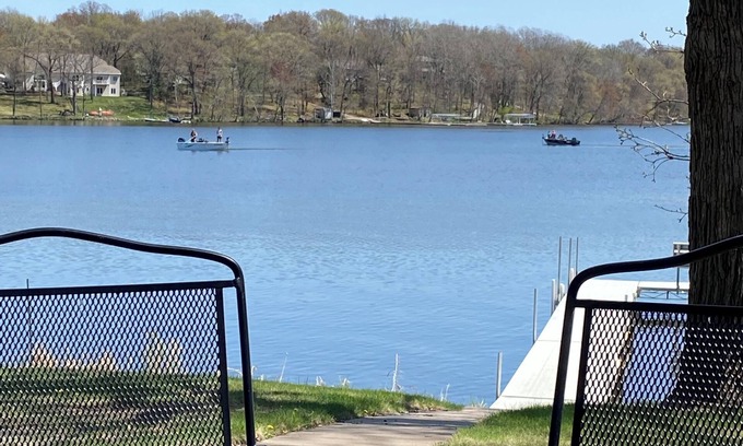 Stacy House | Enjoy Life On The Lake! Make Memories. Up to 8 guests.