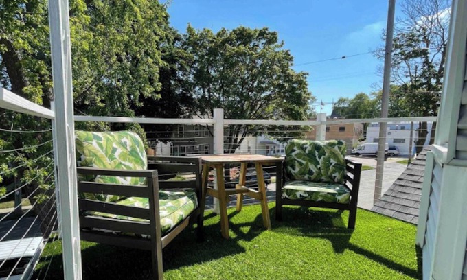 Bay View House | Enjoy Milwaukee's Bayview - 3 bed w/balcony