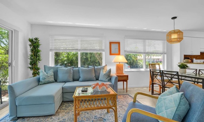 Boca Raton Apartment | Enjoy our 2 bedroom, 2 bath ground floor apartment in West Boca Raton