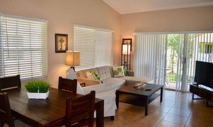Mission Bay Apartment | Enjoy our 2 bedroom, 2 bath top floor apartment in West Boca Raton