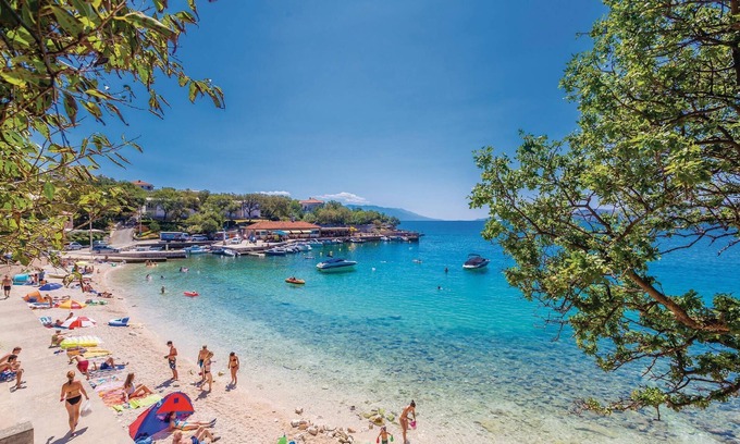 Novi Vinodolski House | Enjoy peace and relaxation in this traditional and pleasant holiday home with a wonderful view.