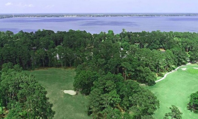 Santee House | Enjoy Rural Southern Living in Gated Community Lake access Fishing, Golf, n more