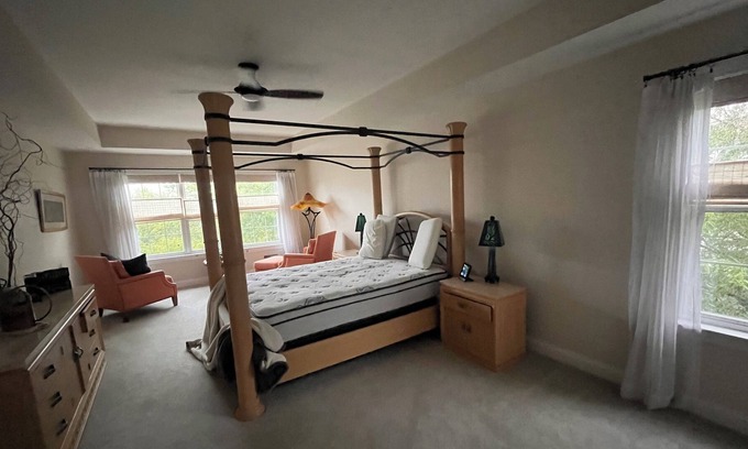 Lambertville House | Enjoy shopping, dining, and the Delaware water towpath all a walk away