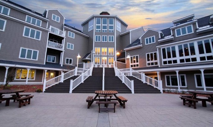 Brownsville Condo | Enjoy snowball fights or romantic nights in a 1BD vacation apartment
