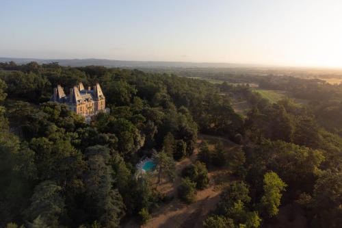 Serignac Cabin | Enjoy spring at Chateau de Monbrison, apartment for four guests