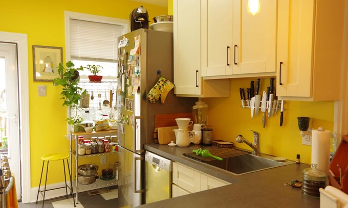 West Philadelphia House | Enjoy staying in an entire house! Centrally located to everything.