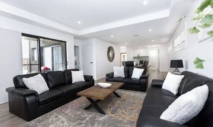 Wagga Wagga Apartment | Enjoy stylish city living in this brand new 4 bedroom townhouse in Wagga CBD.