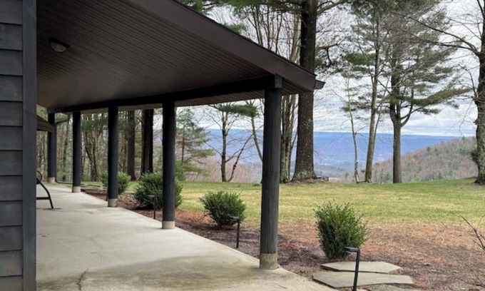 Lock Haven Apartment | Enjoy the Bear Den Guest House's amazing views