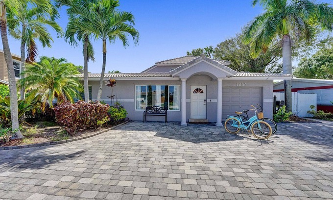 Deerfield Beach House | Enjoy the fall season at The Blue Wave Beach Home!