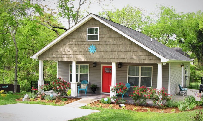 Chattanooga House | Enjoy the huge southern porch. Grab your sweet tea, Relax with Your Best Friend!