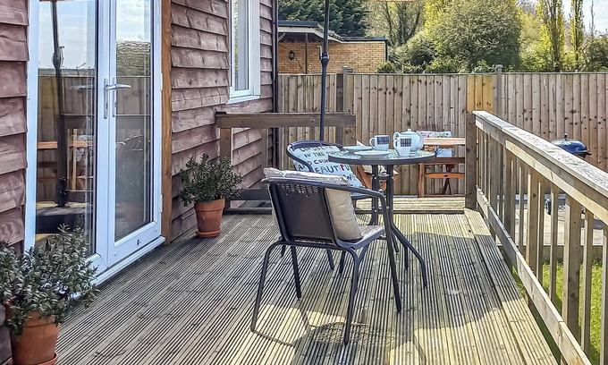 Market Rasen Cottage | Enjoy the open views with lovely walks through the woods.