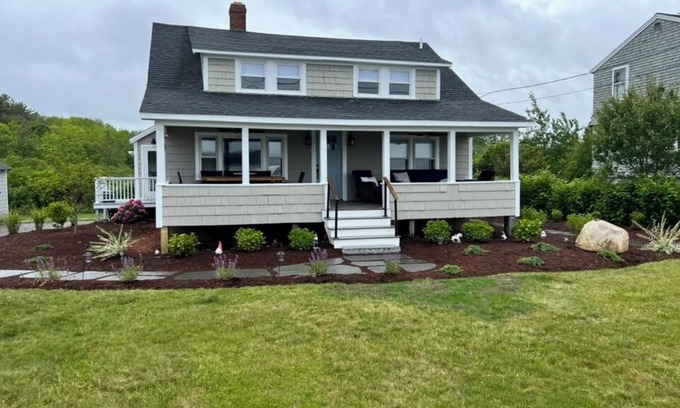 York Harbor Cottage | Enjoy the relaxing views at Oceanview Cottage