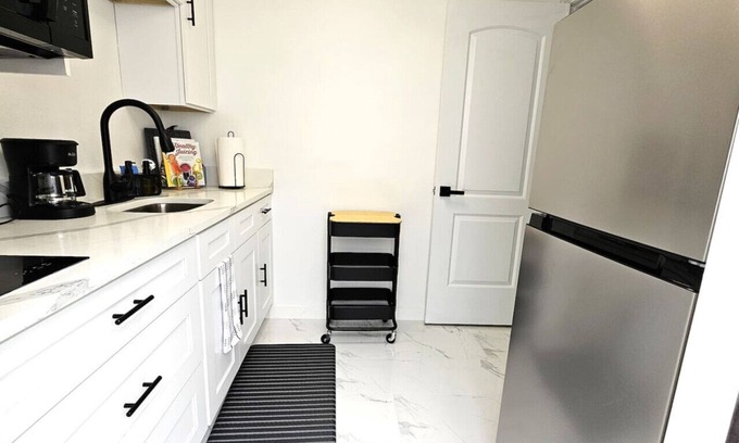 Citrus Park Apartment | Enjoy the Tiny Nest 2PX 1BR 1BA with garden.